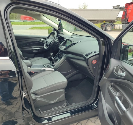Ford Kuga cena 78800 przebieg: 112000, rok produkcji 2016 z Staszów małe 121
